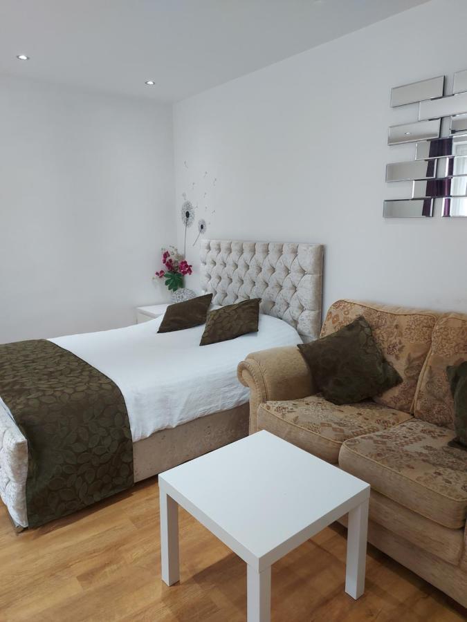 Lux Apartment In Gatwick Кролей Экстерьер фото