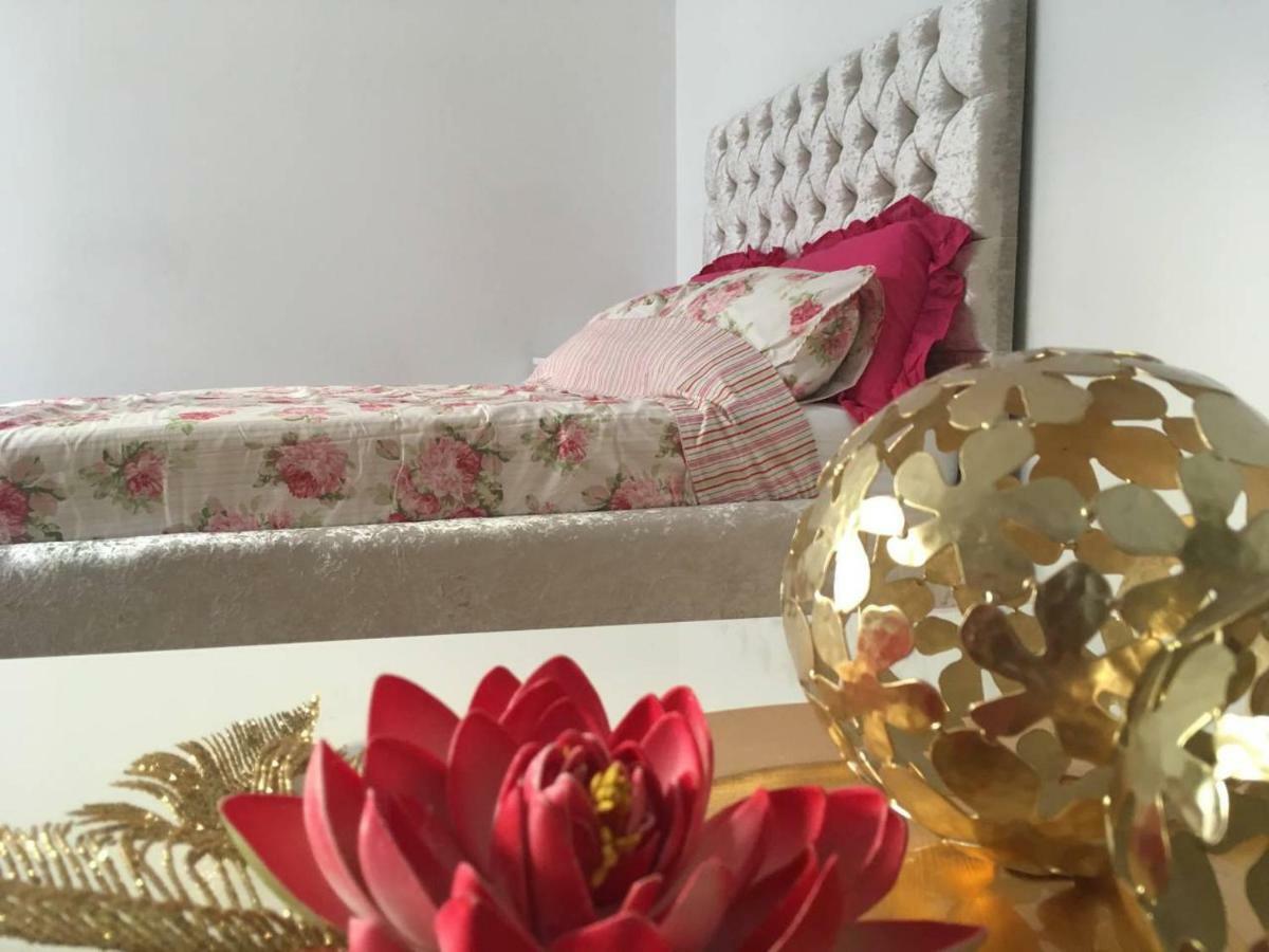 Lux Apartment In Gatwick Кролей Экстерьер фото