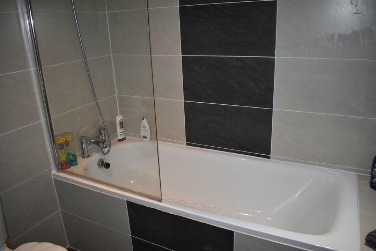 Lux Apartment In Gatwick Кролей Экстерьер фото