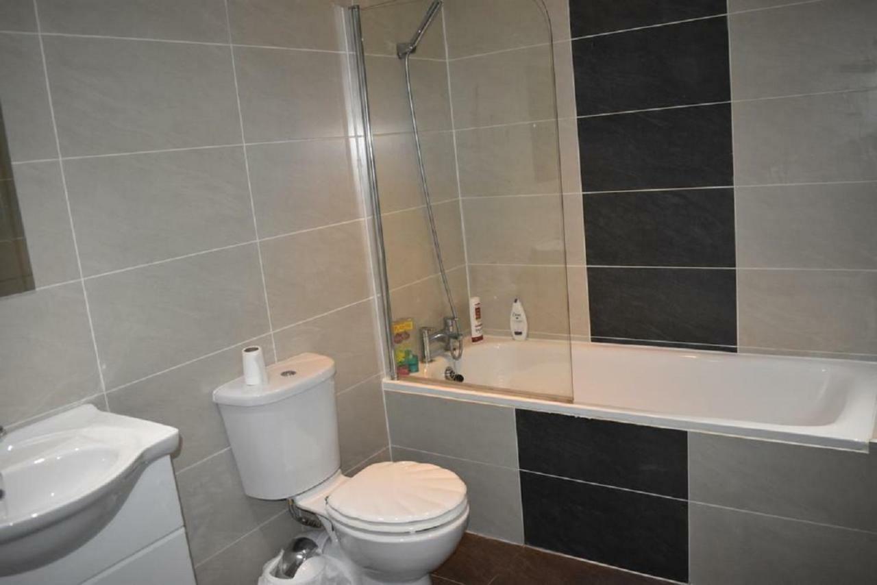 Lux Apartment In Gatwick Кролей Экстерьер фото
